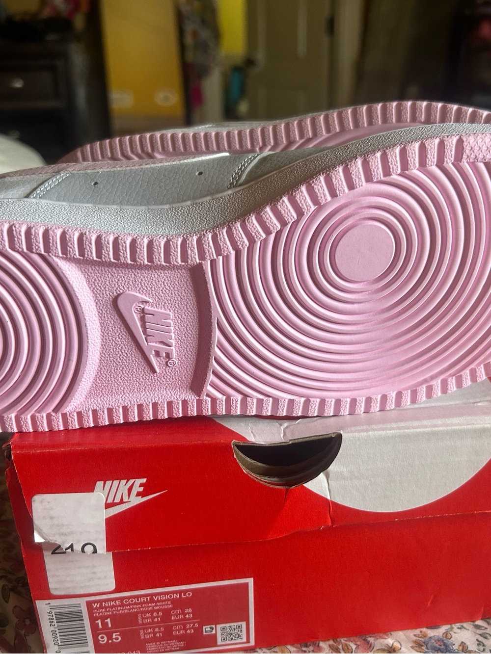 New with box Nike court vision LoveLow-Top in Light Gray with Pink Swoosh women - Picture 3 of 10